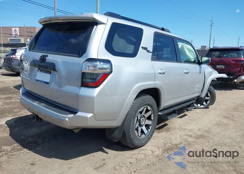 2023 Toyota 4Runner Trd Off Road Premium z USA, uszkodzony, nr VIN JTERU5JR8P6104230